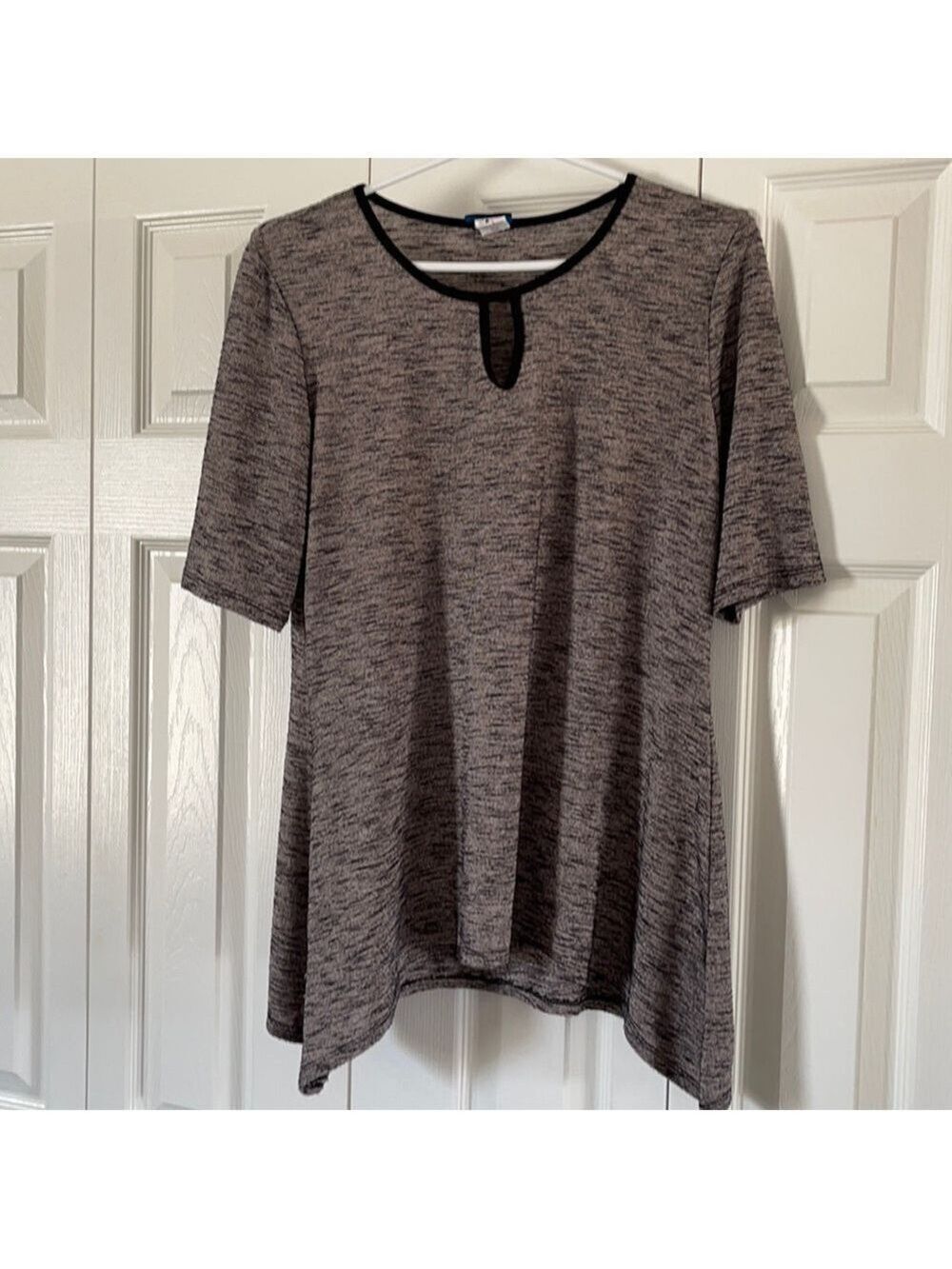 Judy Logan shark bite top size M🥰🥰